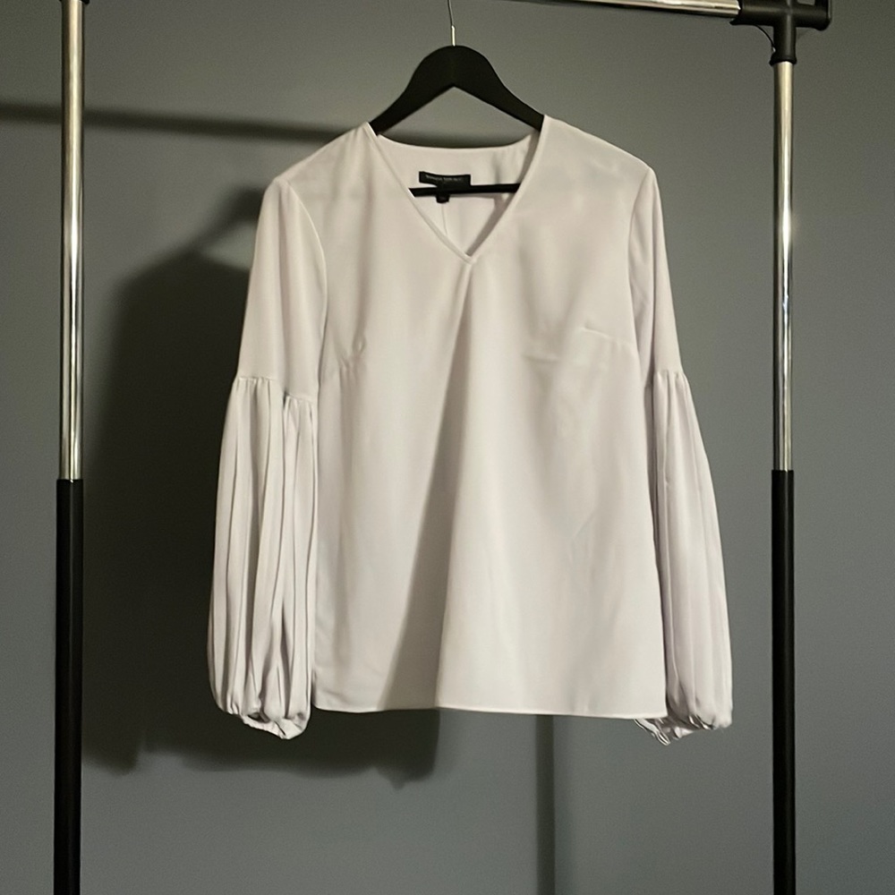 NWT Banana Republic Factory Light Silver/Gray Balloon Pleated Sleeves V neck Top